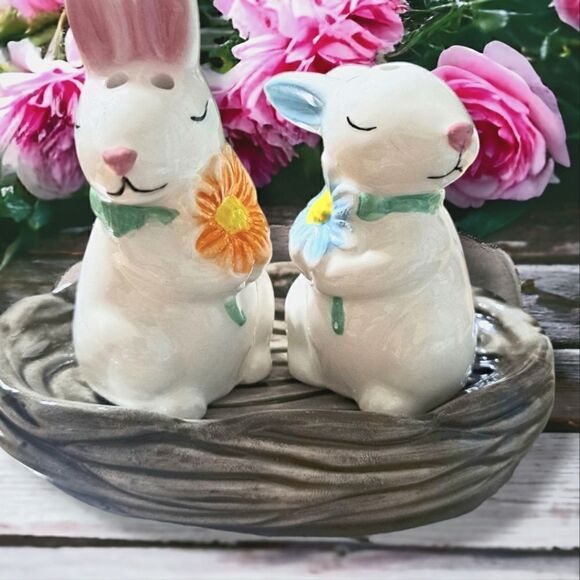 NIB! Easter Bunny Salt and Pepper Set - Picture 1 of 11